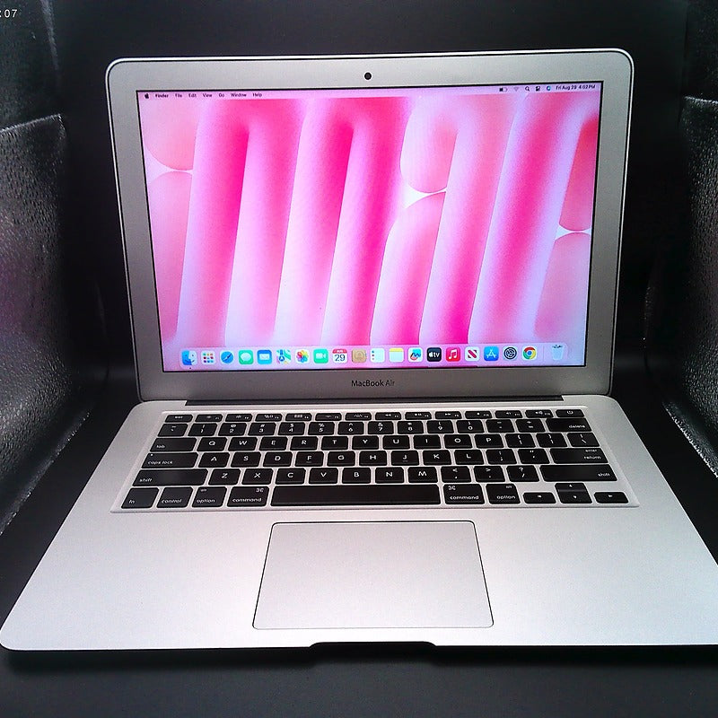 13" Apple MacBook Air w/ 2025 OS- fast boot-hyperspeed-latest updates