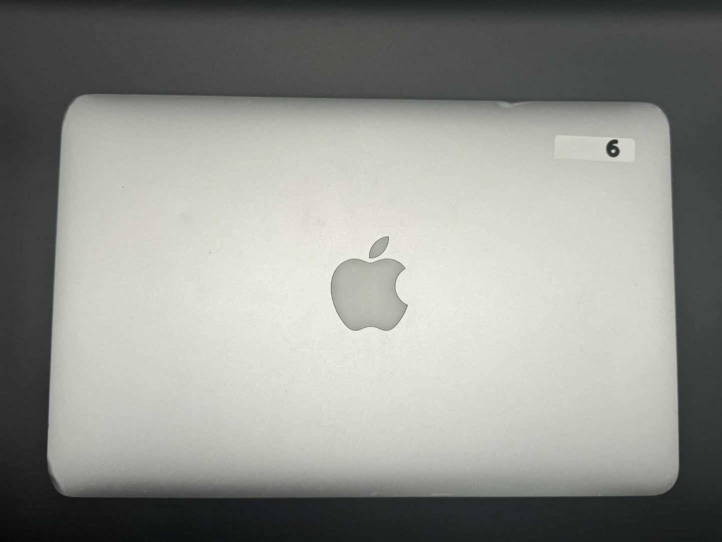 Fast and lightweight MacBook Air 11" w/ latest OS: Sequoia!